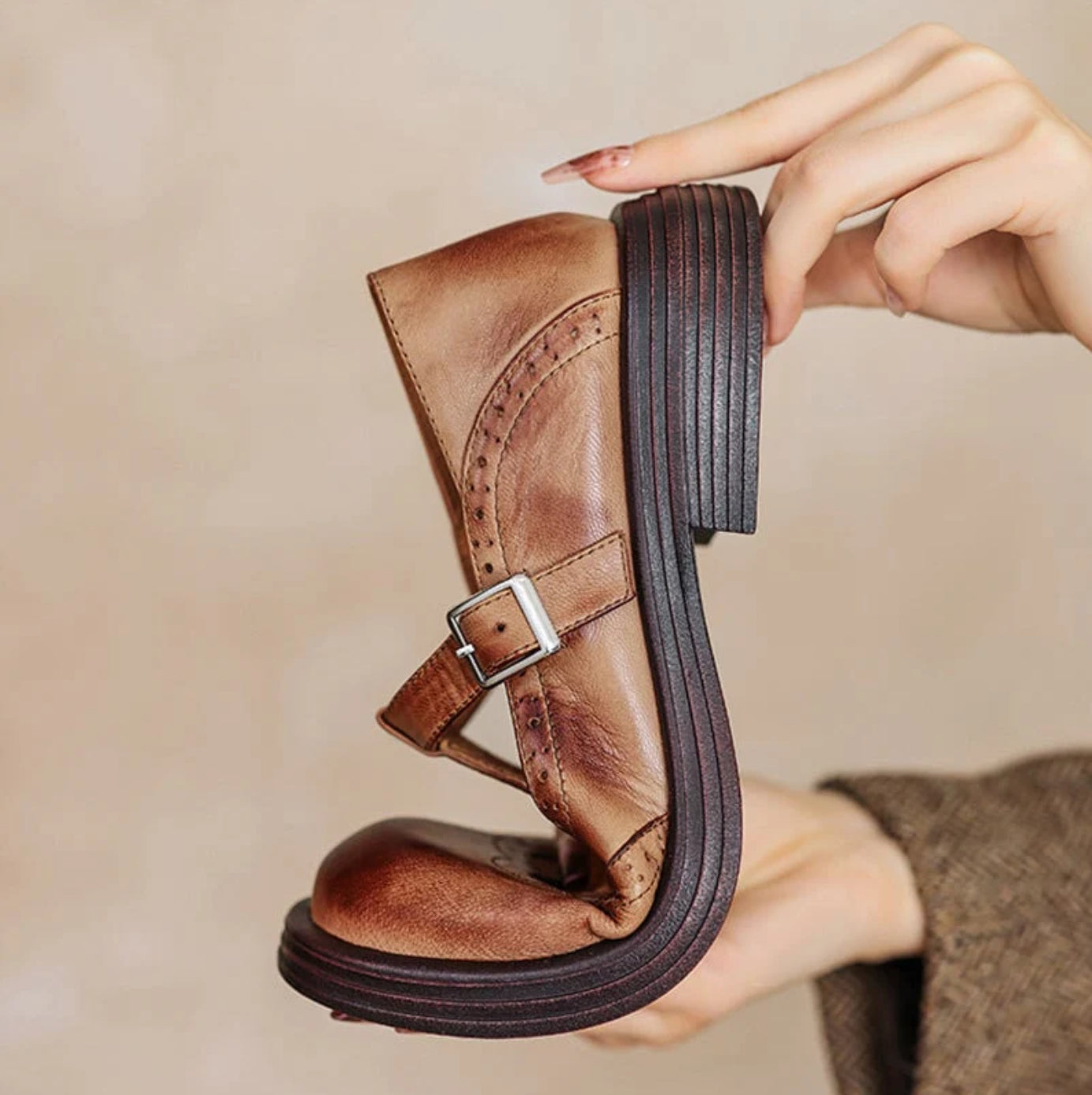 VeldaClássique – Elegant Leather Mary Janes