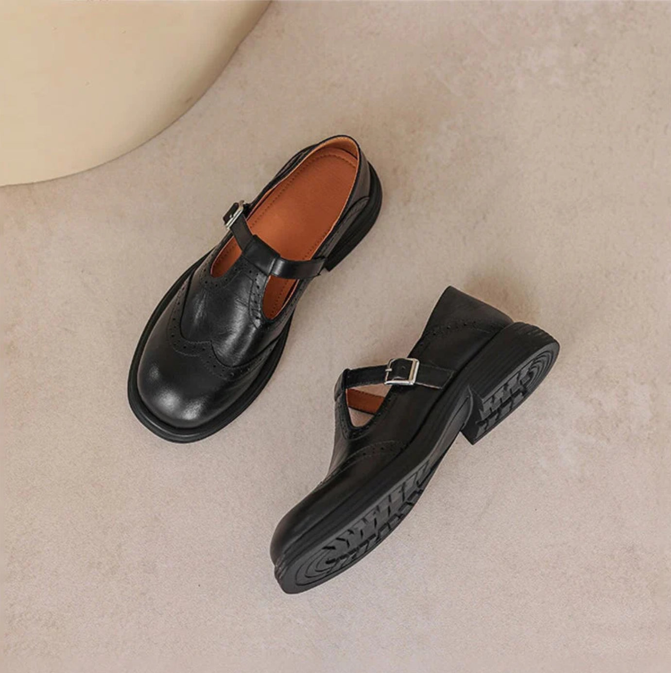 VeldaClássique – Elegant Leather Mary Janes