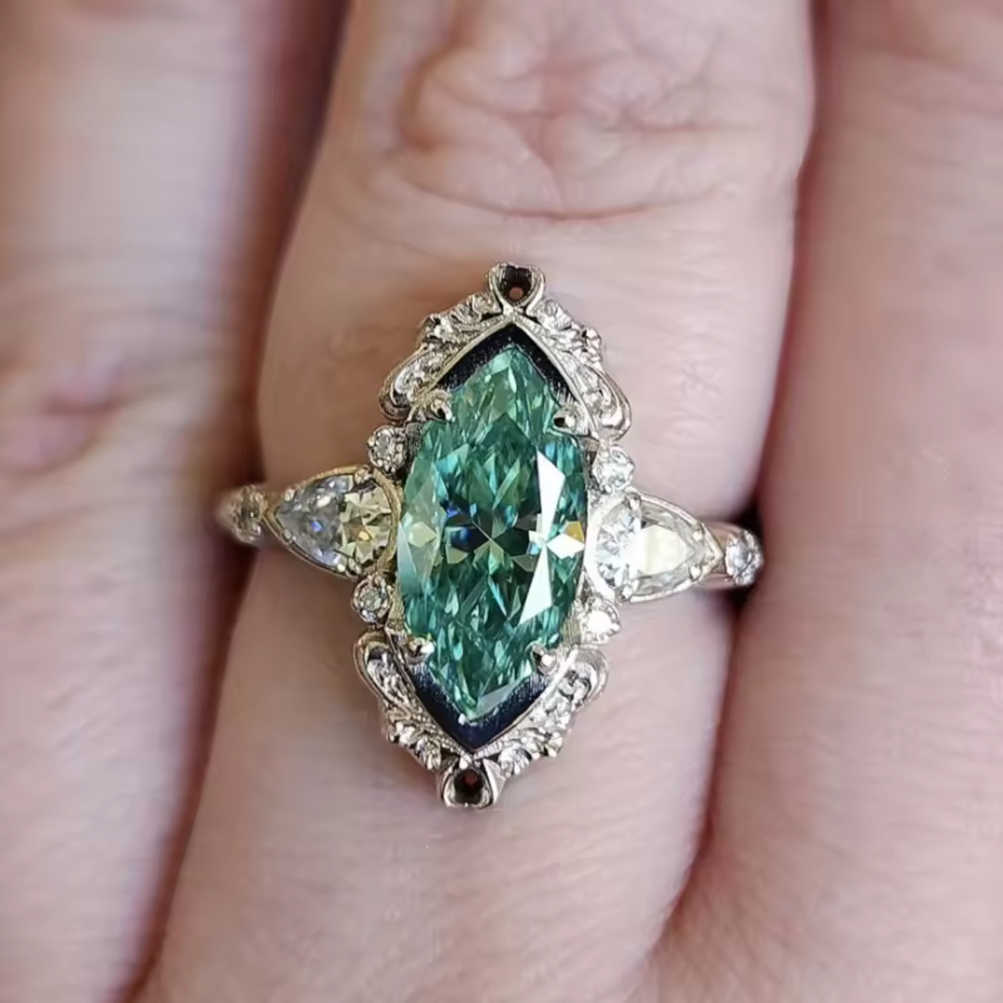 Vaelira Thornewyn Ring